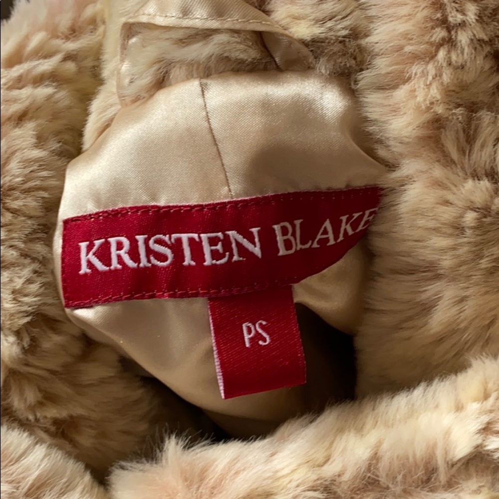 ❌SOLD Kristen Blake Faux Fur Vest - Picture 9 of 9